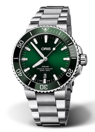 Oris Aquis Date Green | 43.5MM