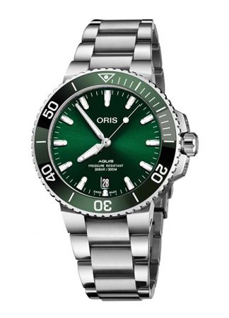 Oris Aquis Date Green Steel | 41.5mm
01 733 7787 4157-07 8 22 04PEB