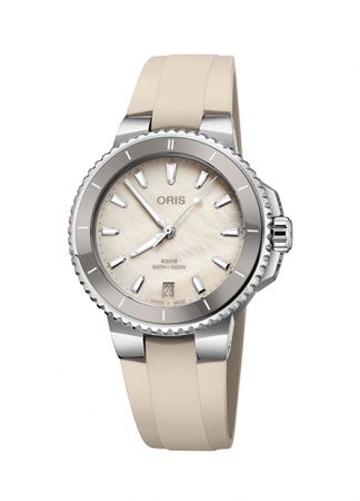 Oris Aquis White Rubber | 36.5mm
01 733 7792 4151-07 4 19 61FC