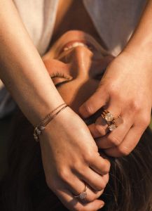 BRON Jewelry Catch and Reflex